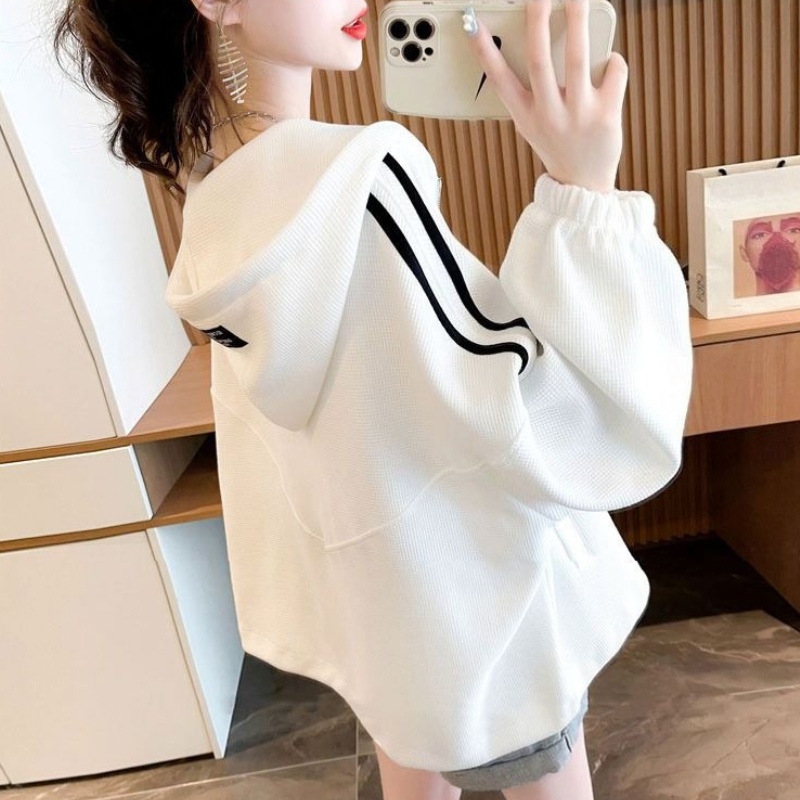 Kontras Warna dengan Ritsletin - Winter Clothing Essentials For Women ulasan dan harga